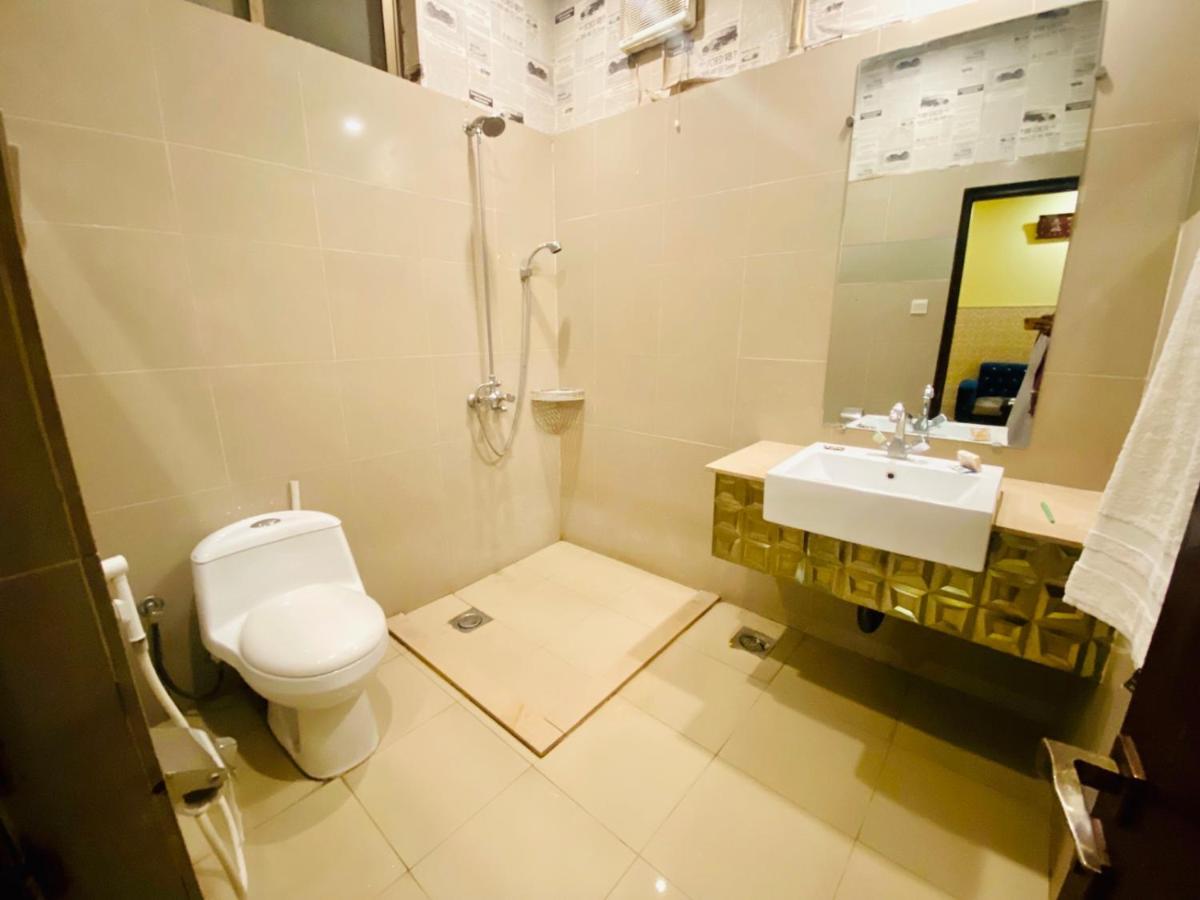 Hotel Royal One Мултан Экстерьер фото